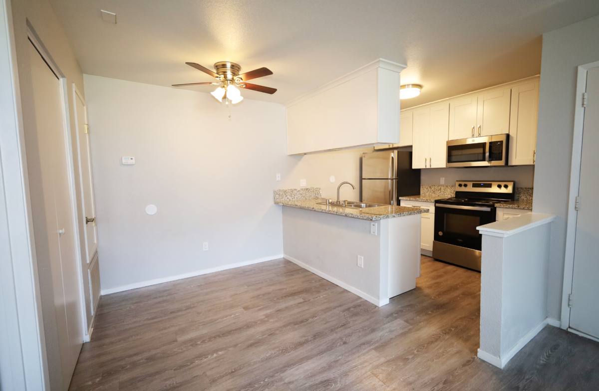 Apartment for rent at 7434 Auburn Oaks Court, Citrus Heights, CA 95621