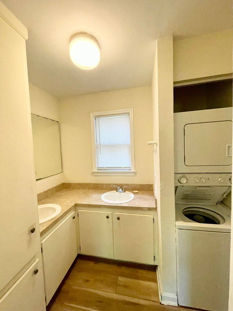 Apartment for rent at 1227 Barnwell St, Columbia, SC 29201
