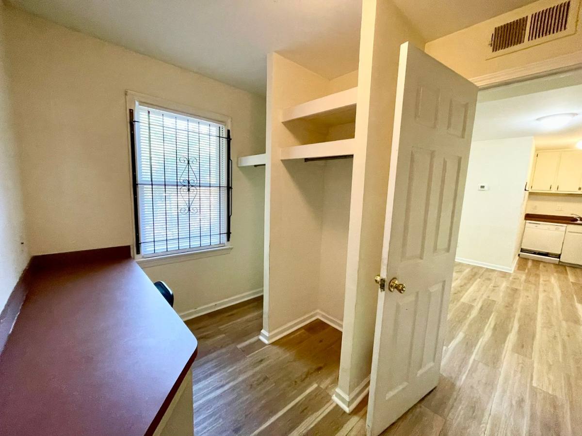 Apartment for rent at 1227 Barnwell St, Columbia, SC 29201
