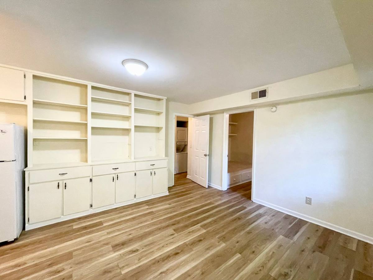 Apartment for rent at 1227 Barnwell St, Columbia, SC 29201