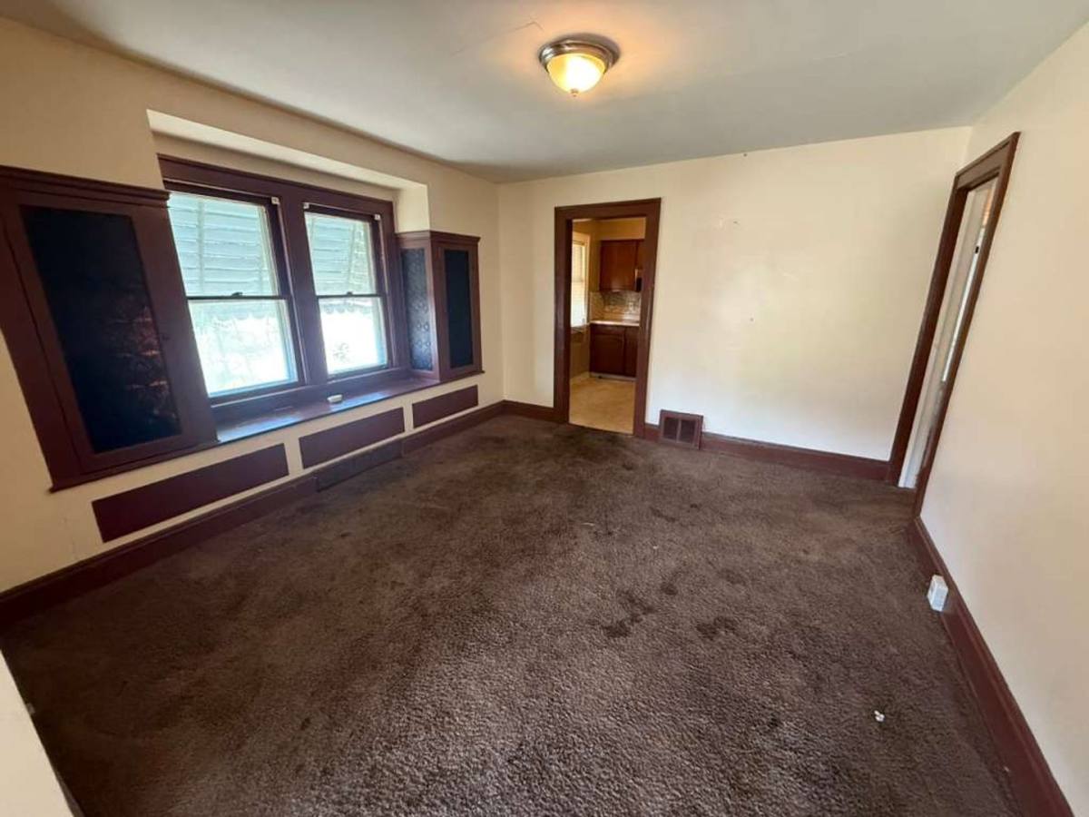 Apartment for rent at 4772 E, Cleveland, OH 44125