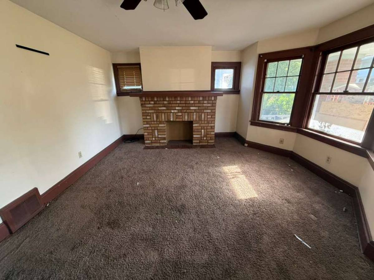 Apartment for rent at 4772 E, Cleveland, OH 44125