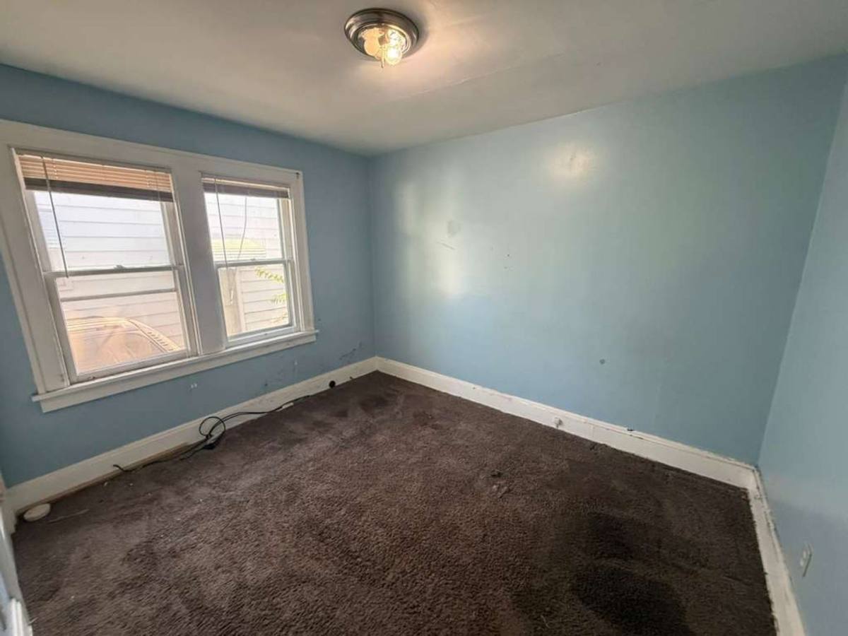 Apartment for rent at 4772 E, Cleveland, OH 44125