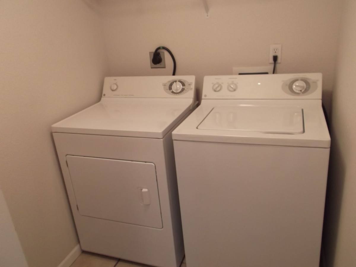 Apartment for rent at 512 Rockledge, Lawrence, KS 66049