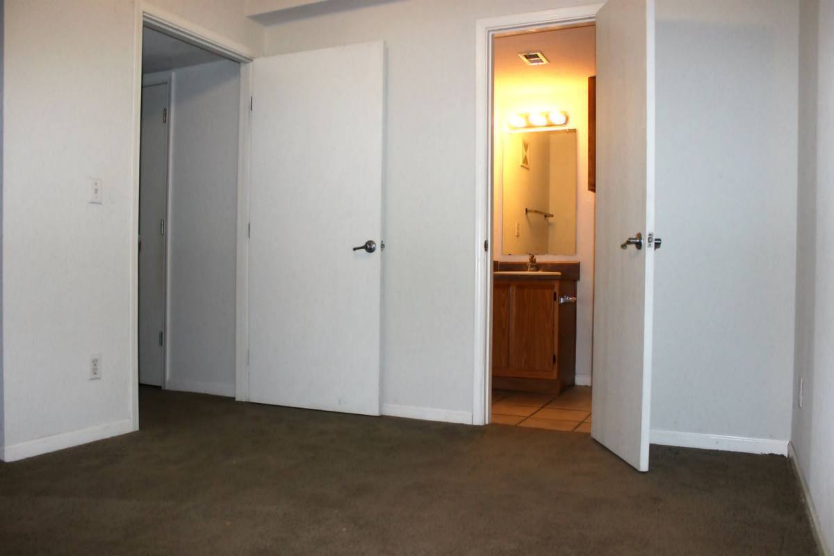Apartment for rent at 512 Rockledge, Lawrence, KS 66049