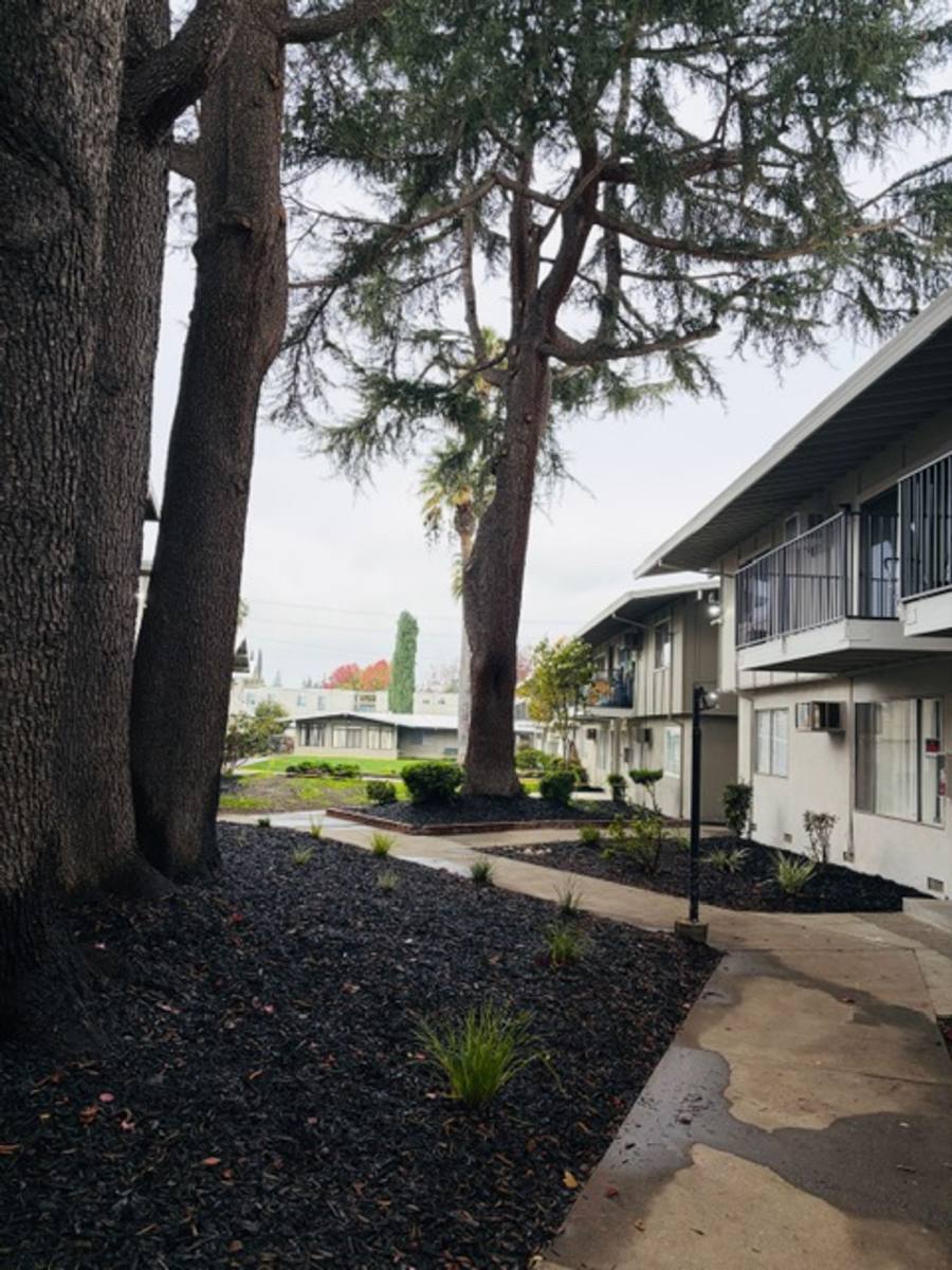 Apartment for rent at 6050 S Land Park Dr, Sacramento, CA 95822