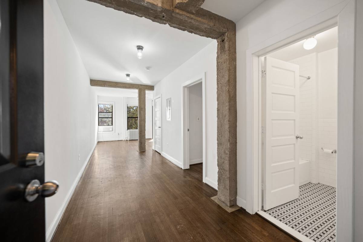 Apartment for rent at 1443 T St NW, Washington, DC 20009
