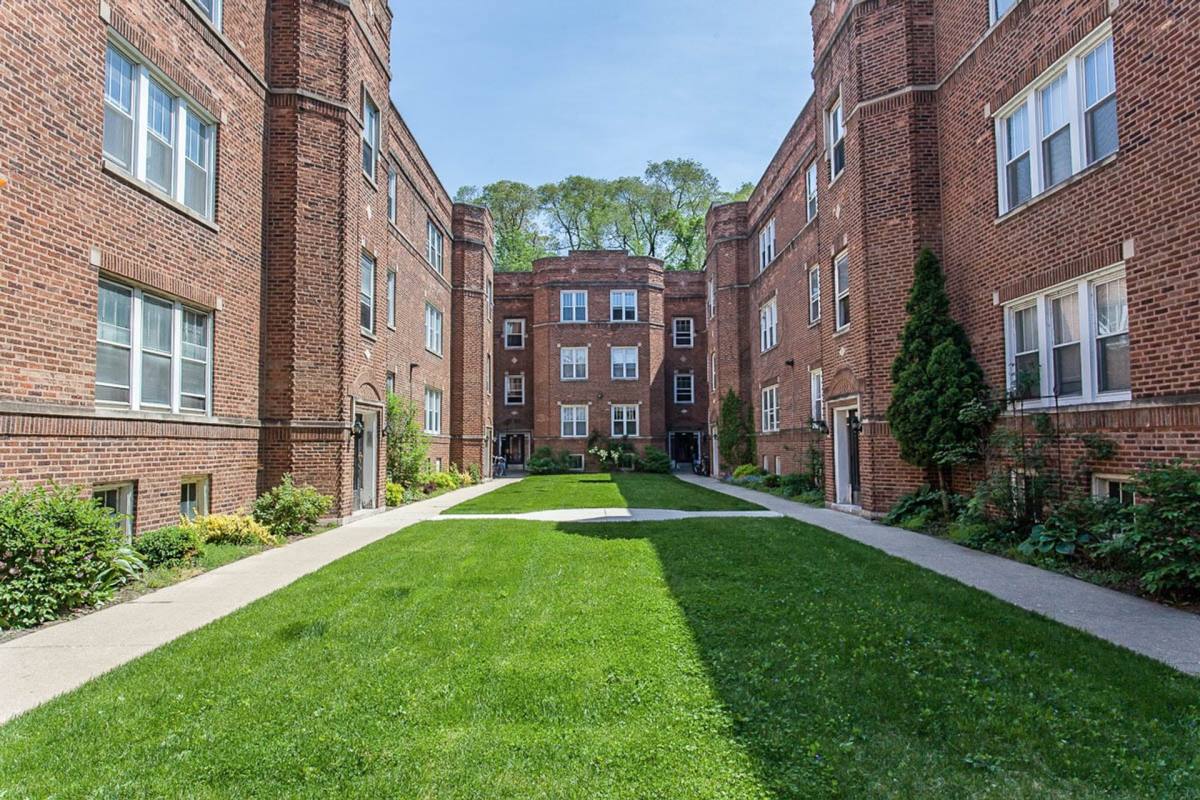 Apartment for rent at 3521 N Broadway St, Chicago, IL 60657