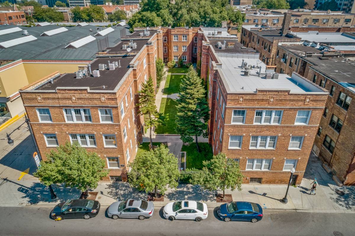 Apartment for rent at 3521 N Broadway St, Chicago, IL 60657