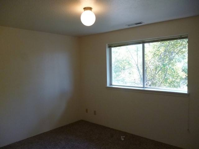 Apartment for rent at 1110 Woodrow Lane, Medford, OR 97504