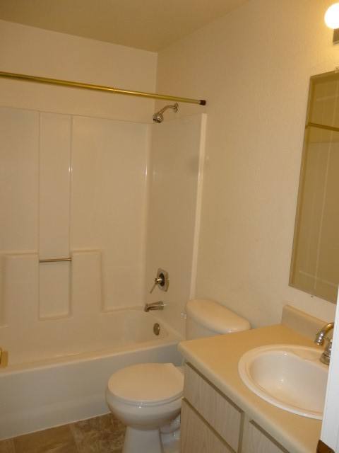 Apartment for rent at 1110 Woodrow Lane, Medford, OR 97504