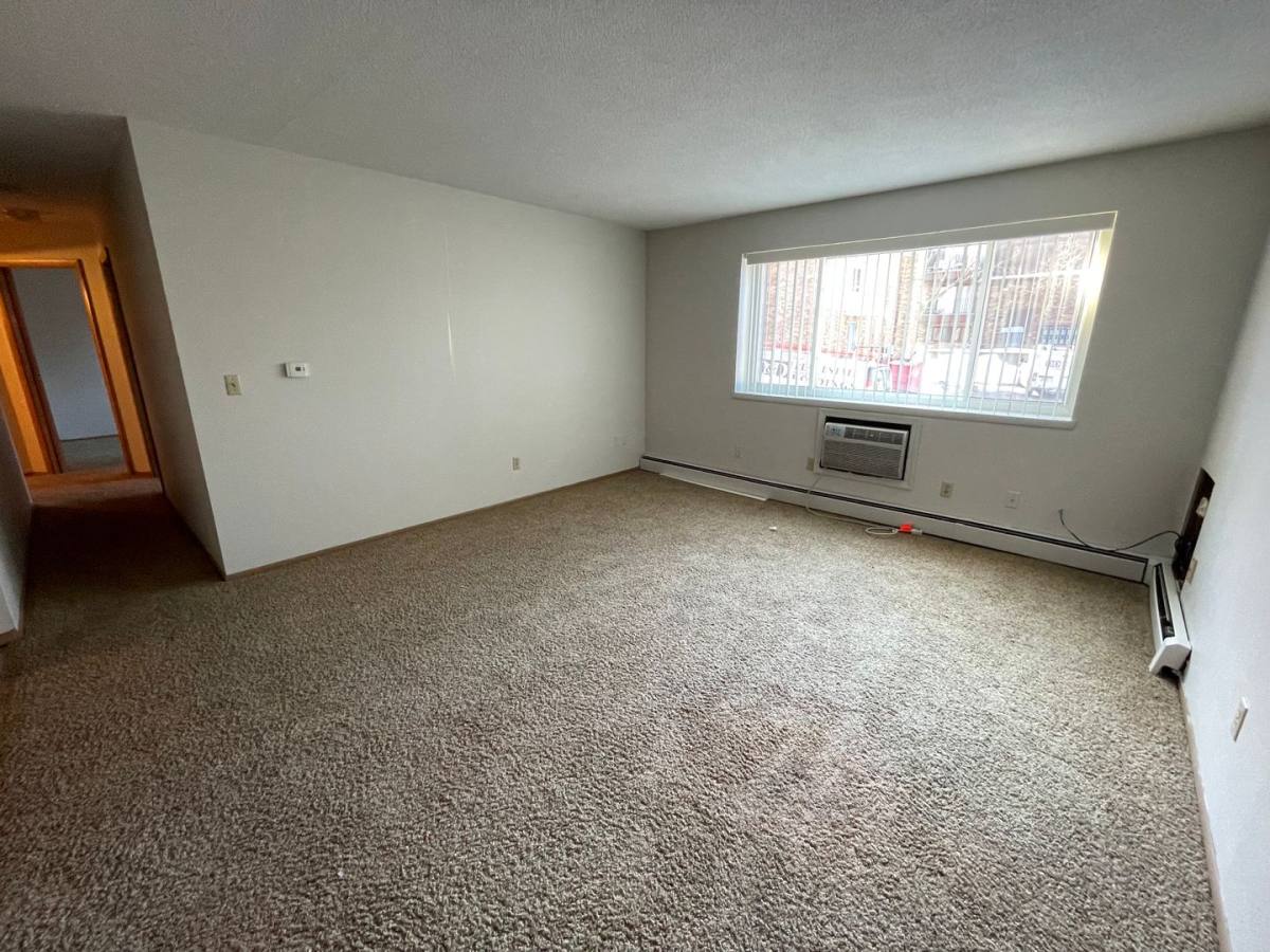 Apartment for rent at 2030 1st Ave NE, Cedar Rapids, IA 52402