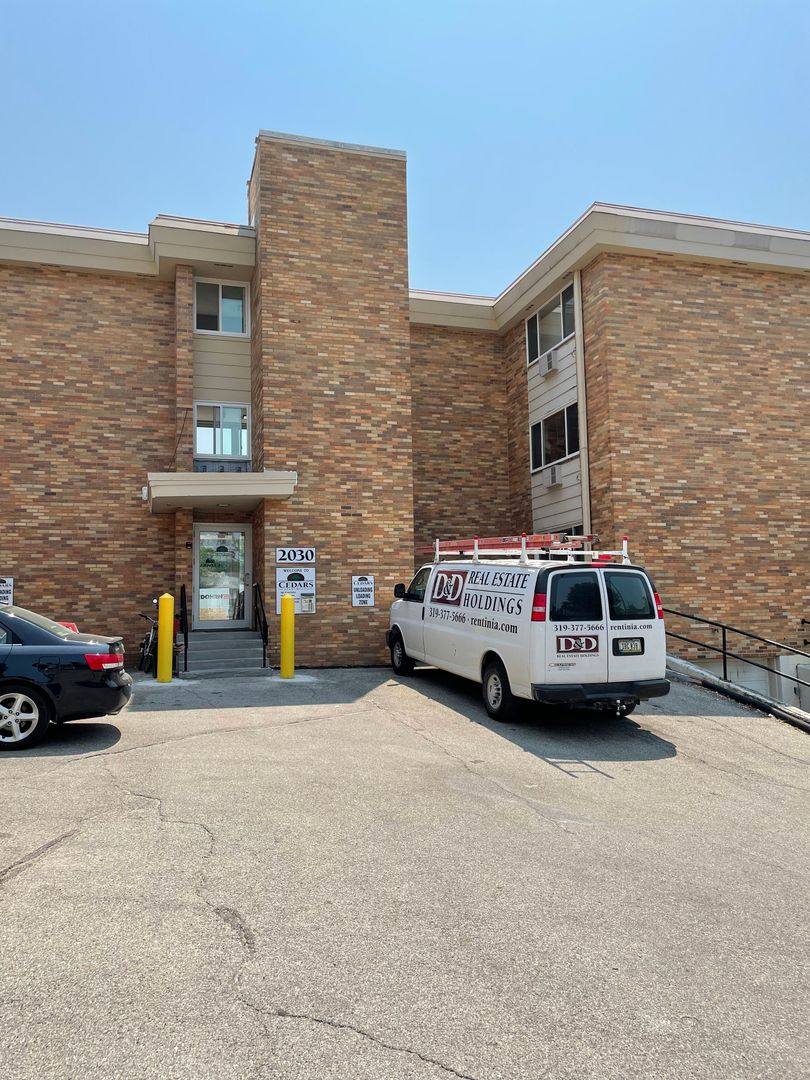 Apartment for rent at 2030 1st Ave NE, Cedar Rapids, IA 52402