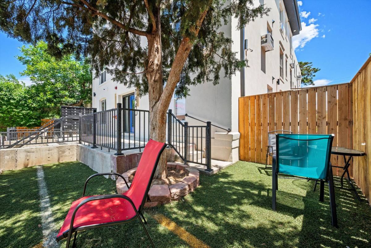 Apartment for rent at 1440 N Clarkson St, Denver, CO 80218