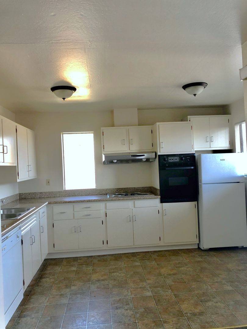 Apartment for rent at 2172 Blake St, Berkeley, CA 94704
