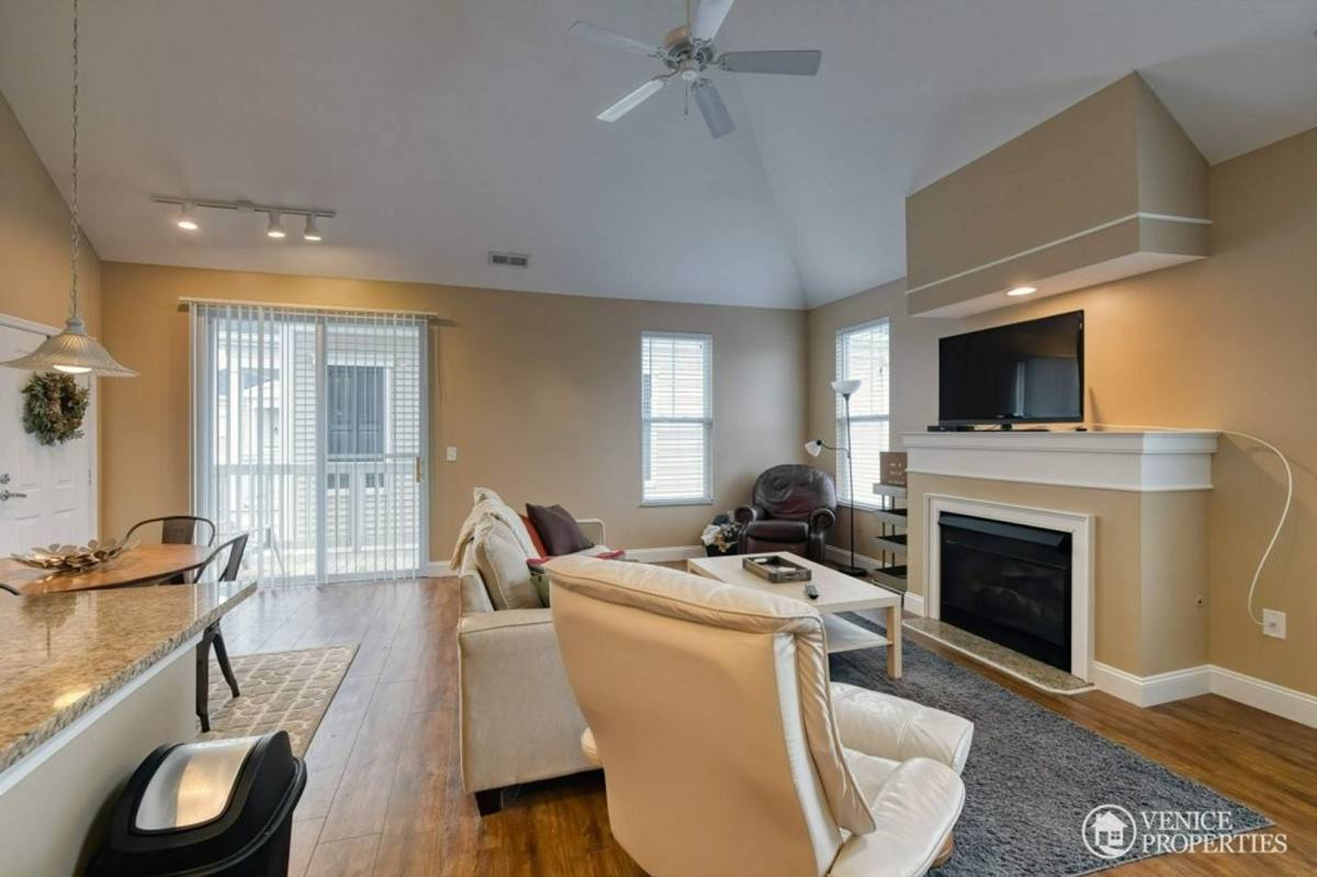 Apartment for rent at 1786 Drayton Court, Columbus, OH 43212