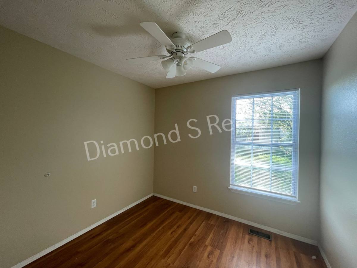 House for rent at 1454 N Ethyl Ave, Springfield, MO 65802