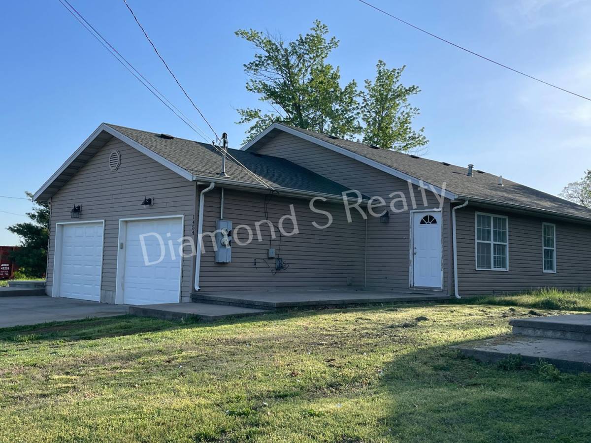 House for rent at 1454 N Ethyl Ave, Springfield, MO 65802