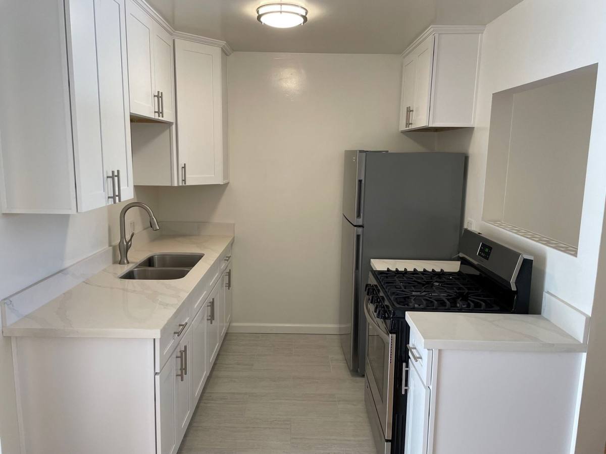 Apartment for rent at 4011 E First St, Long Beach, CA 90803