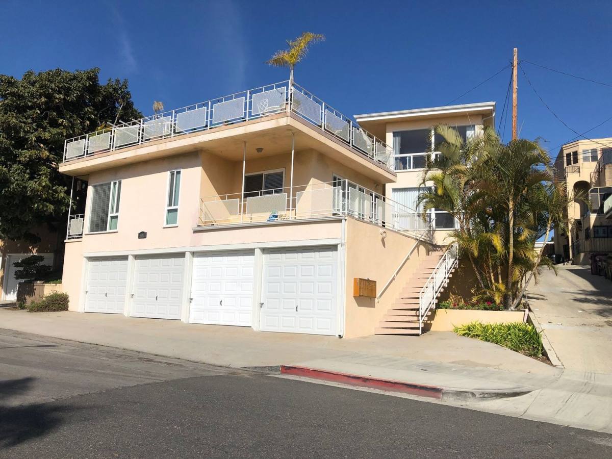 Apartment for rent at 4011 E First St, Long Beach, CA 90803