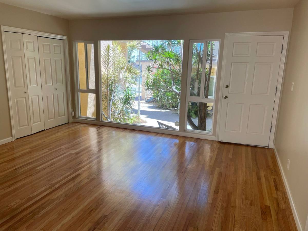 Apartment for rent at 4011 E First St, Long Beach, CA 90803