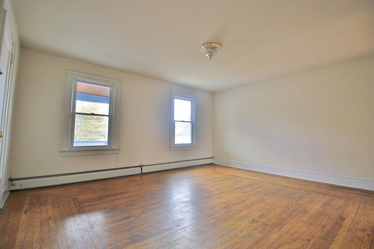 Apartment for rent at 10 Conway Place, Kingston, NY 12401