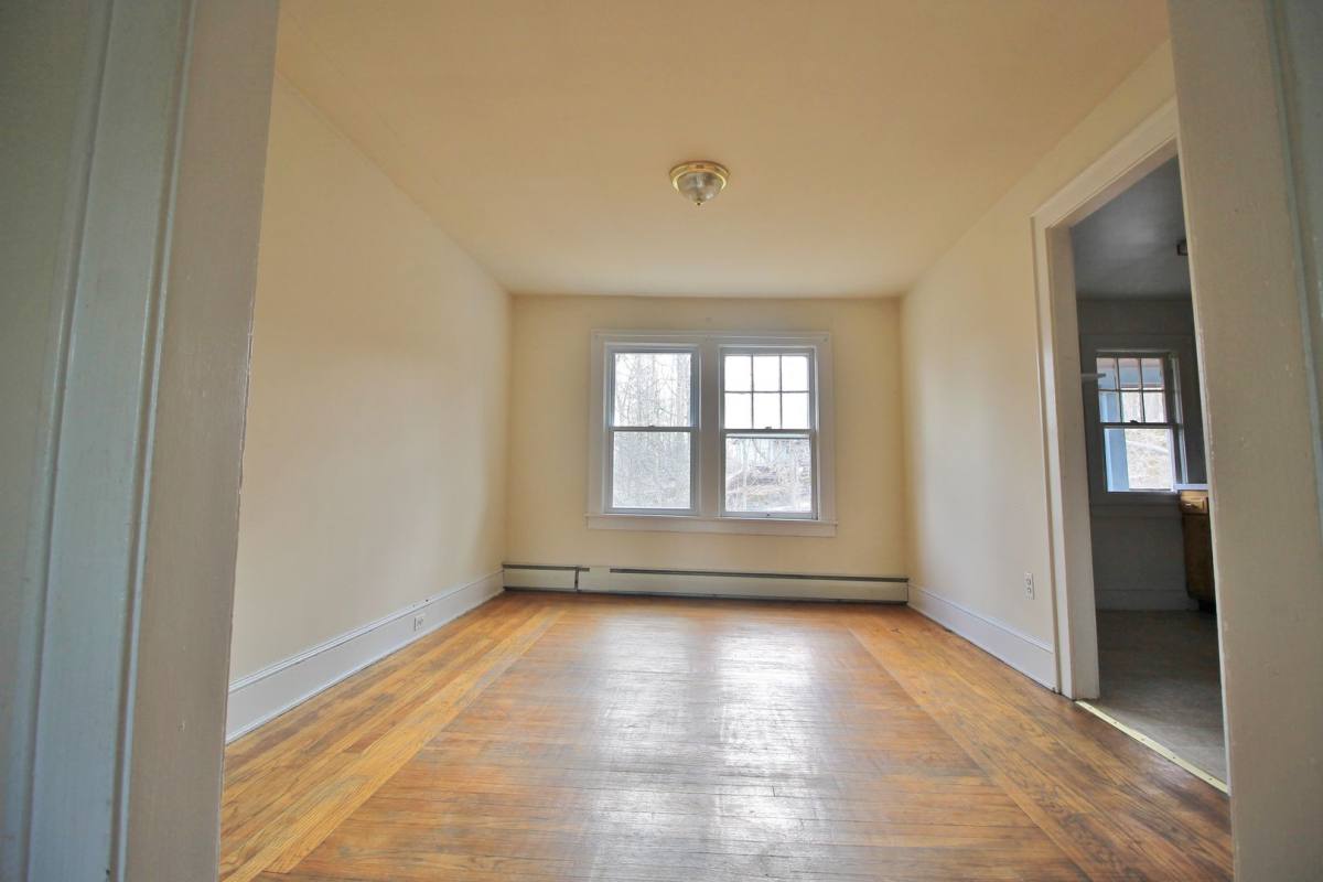 Apartment for rent at 10 Conway Place, Kingston, NY 12401