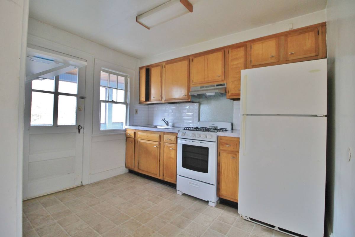Apartment for rent at 10 Conway Place, Kingston, NY 12401