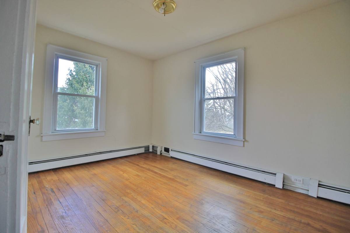 Apartment for rent at 10 Conway Place, Kingston, NY 12401