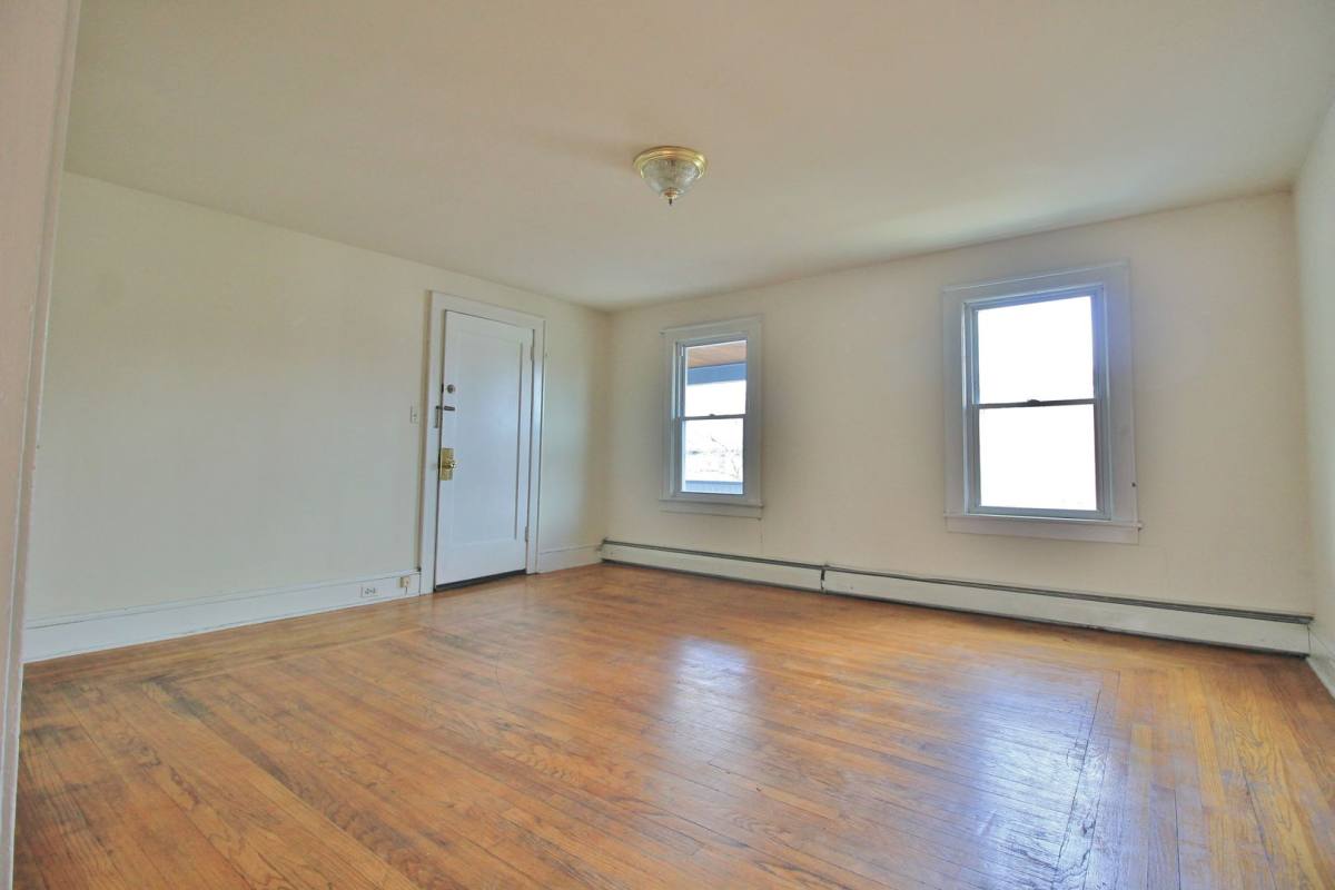 Apartment for rent at 10 Conway Place, Kingston, NY 12401