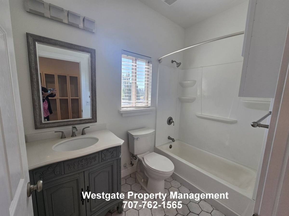 House for rent at 27 Valen Way, Petaluma, CA 94952