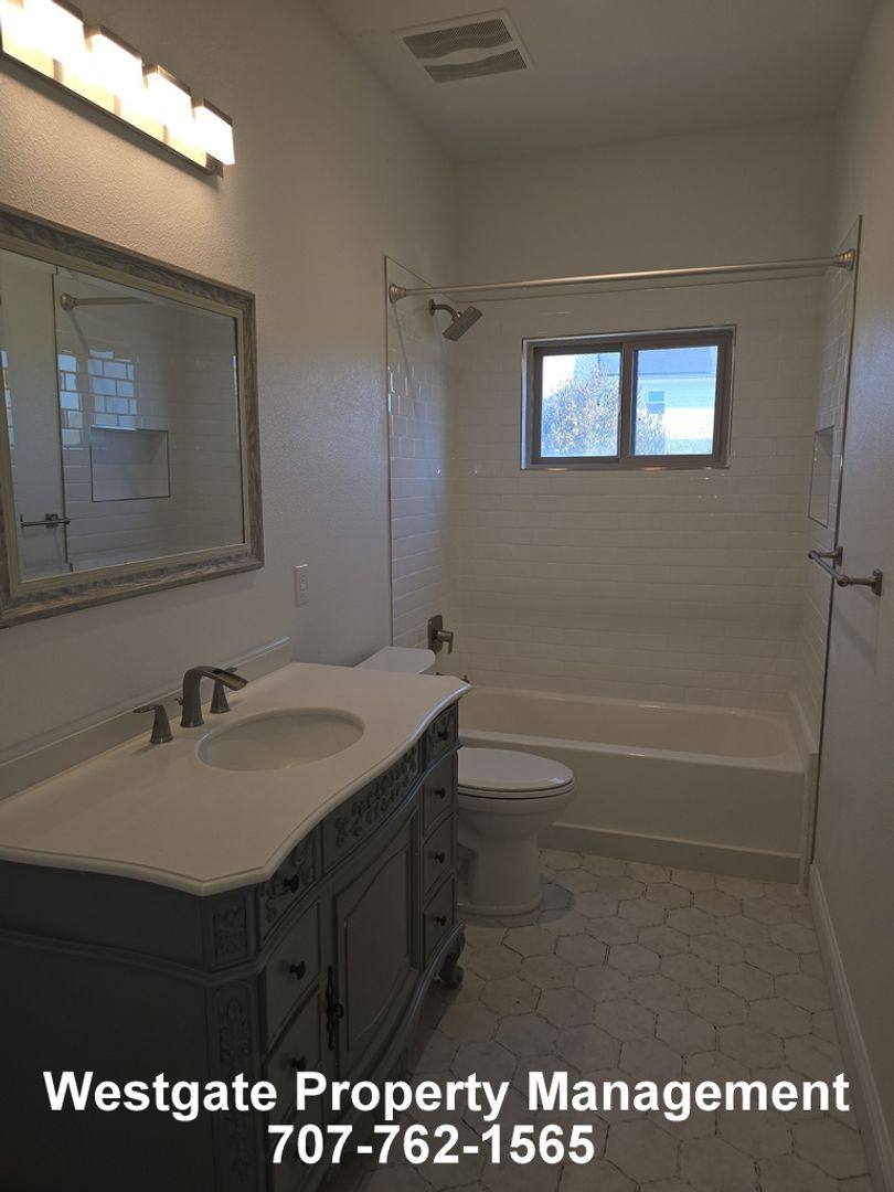 House for rent at 27 Valen Way, Petaluma, CA 94952