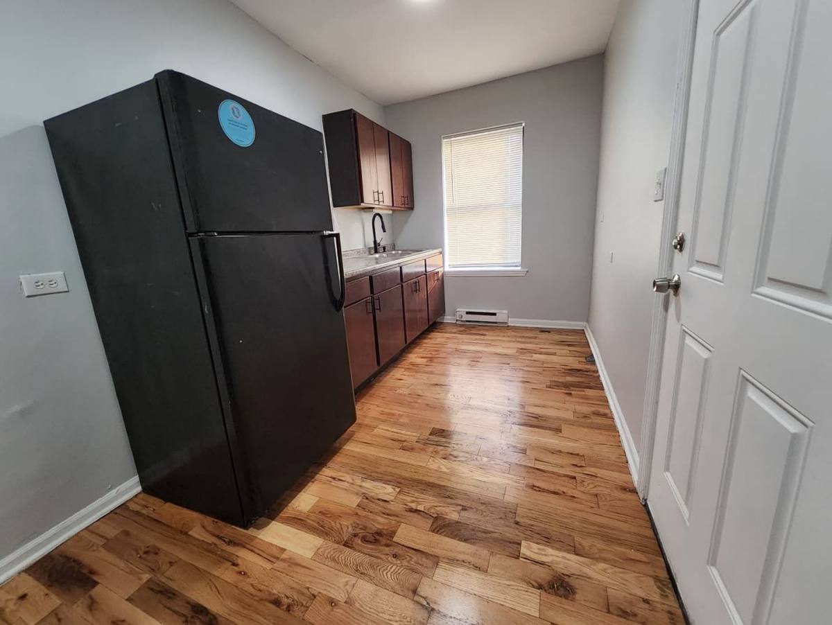Apartment for rent at 7451-59 S Bennett Ave, Chicago, IL 60608