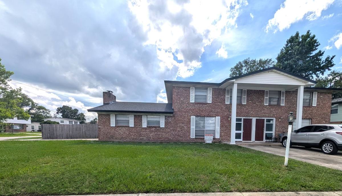 Apartment for rent at 6038 Bizier Rd E, Jacksonville, FL 32244