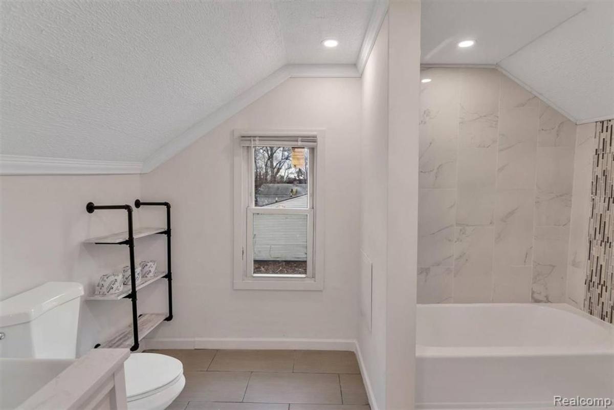 Apartment for rent at 20830 Westview, Ferndale, MI 48220