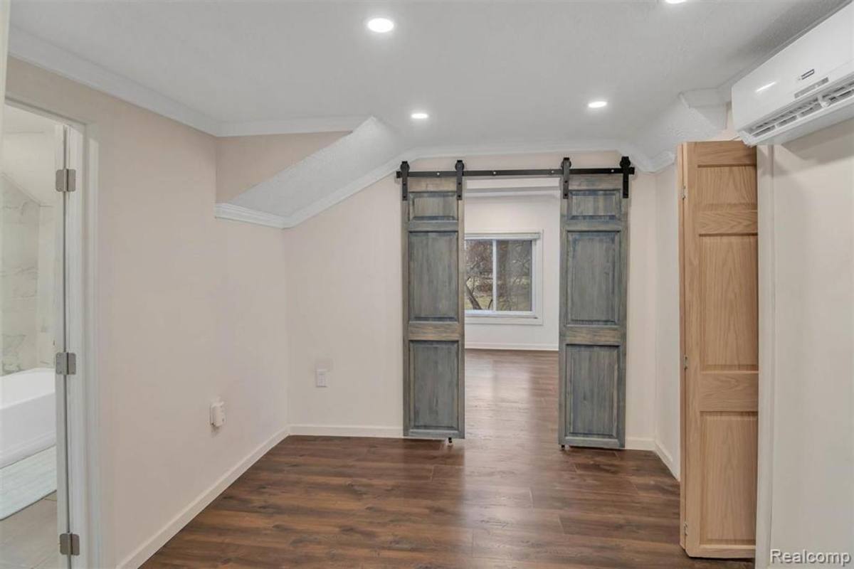 Apartment for rent at 20830 Westview, Ferndale, MI 48220