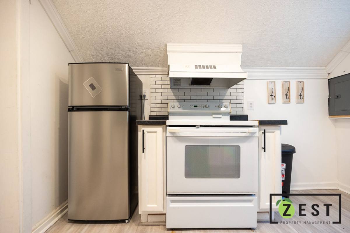 Apartment for rent at 20830 Westview, Ferndale, MI 48220