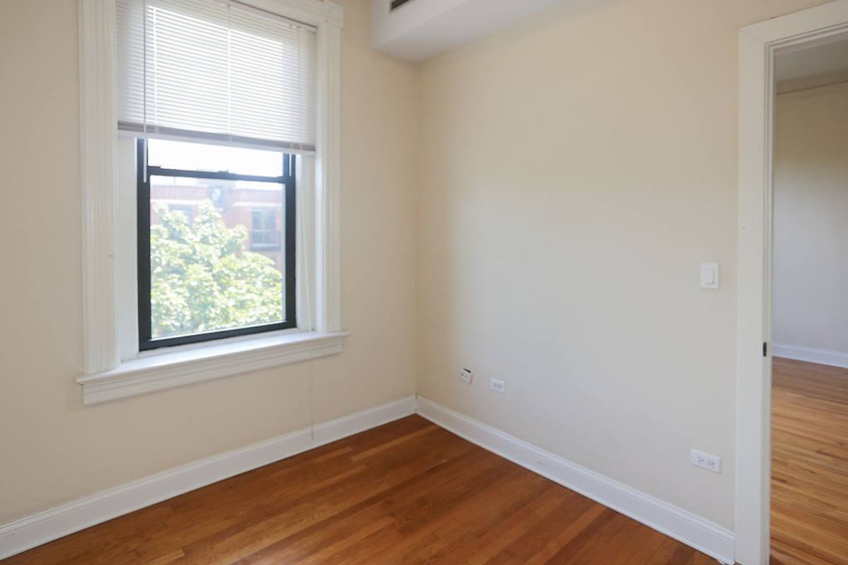 Apartment for rent at 2954 N Racine Ave, Chicago, IL 60657