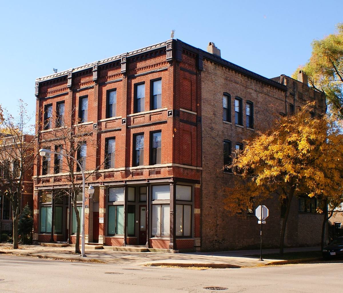 Apartment for rent at 2954 N Racine Ave, Chicago, IL 60657