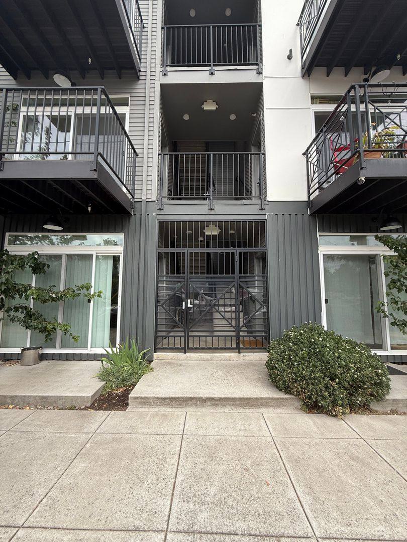 Apartment for rent at 7171 SE Knight, Portland, OR 97206