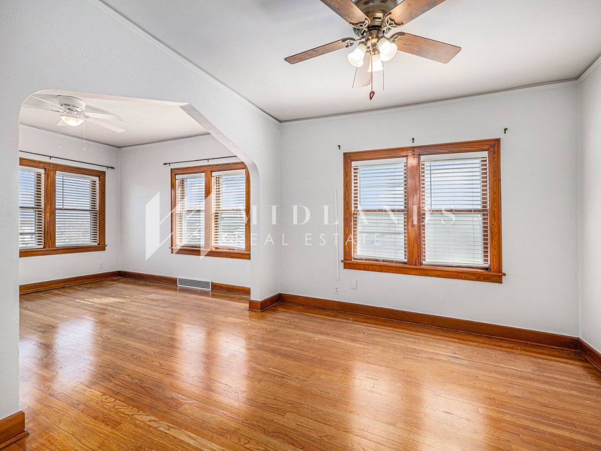 House for rent at 815 Pierce St, Omaha, NE 68108