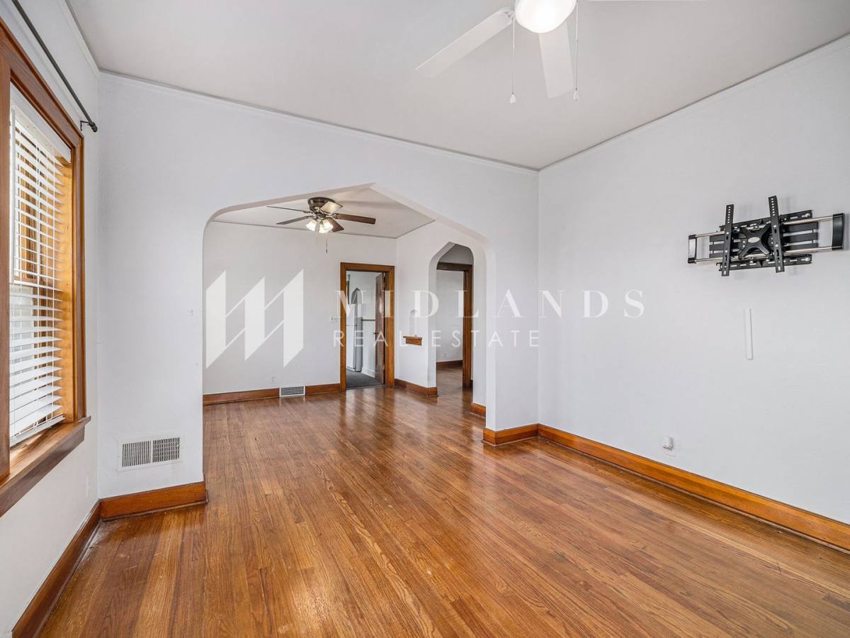 House for rent at 815 Pierce St, Omaha, NE 68108