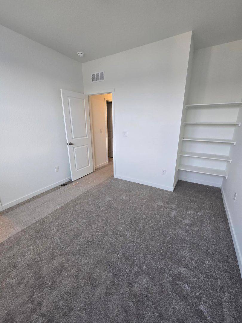 Townhouse for rent at 14583 W 91st Dr, Arvada, CO 80005