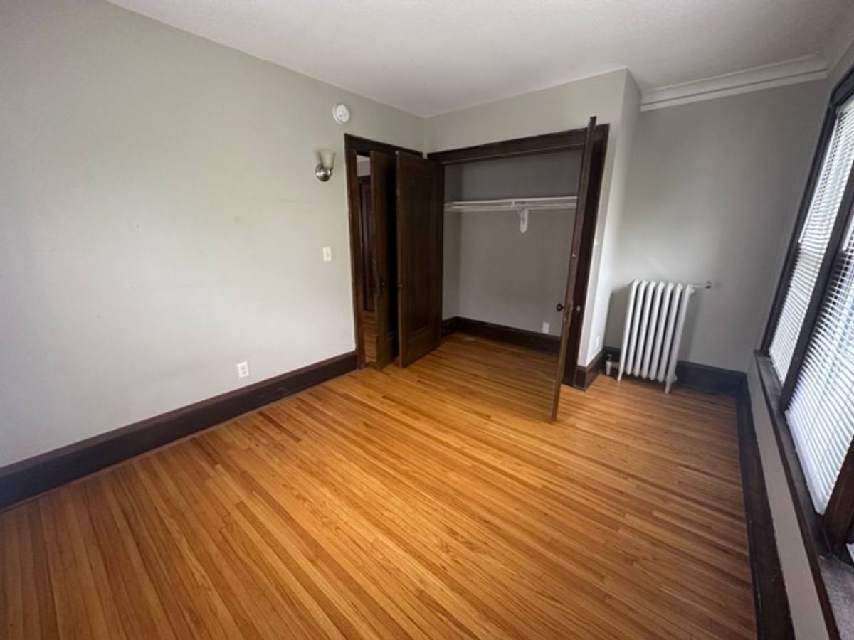 Apartment for rent at 412 Pierce St N, Saint Paul, MN 55104