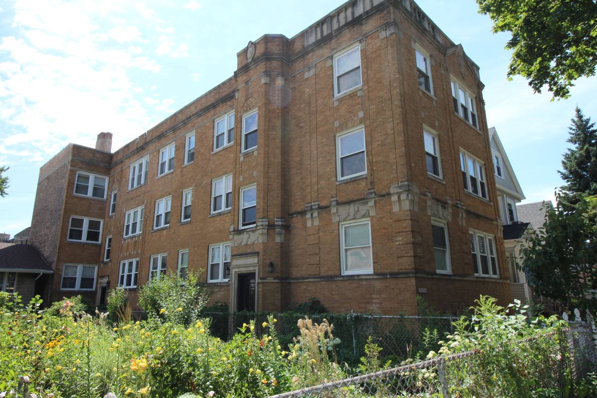 Apartment for rent at 4027-29 N Monticello, Chicago, IL 60618