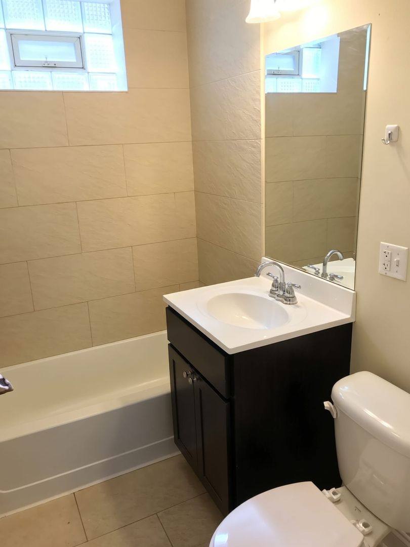 Apartment for rent at 4027-29 N Monticello, Chicago, IL 60618