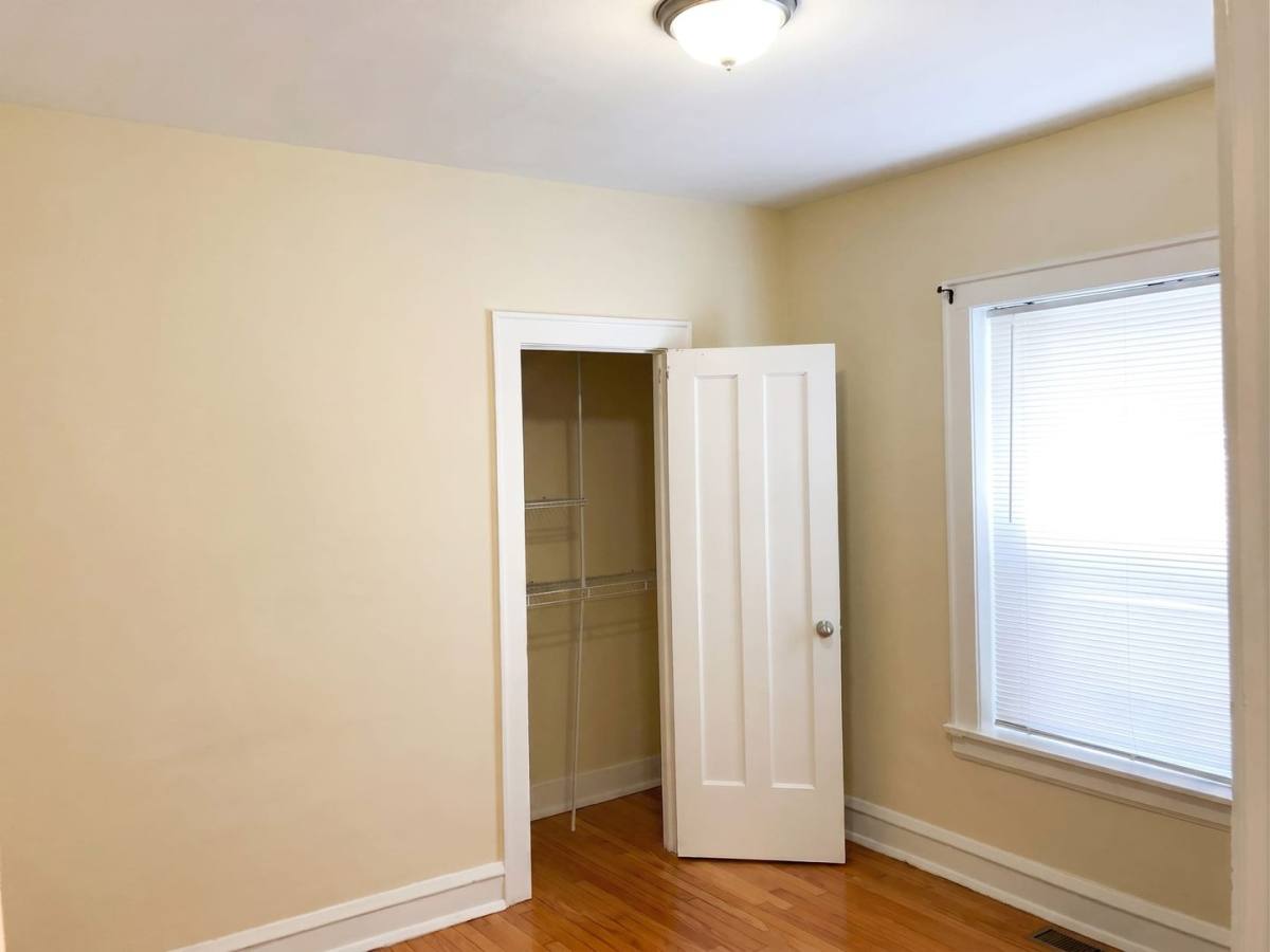 Apartment for rent at 4027-29 N Monticello, Chicago, IL 60618
