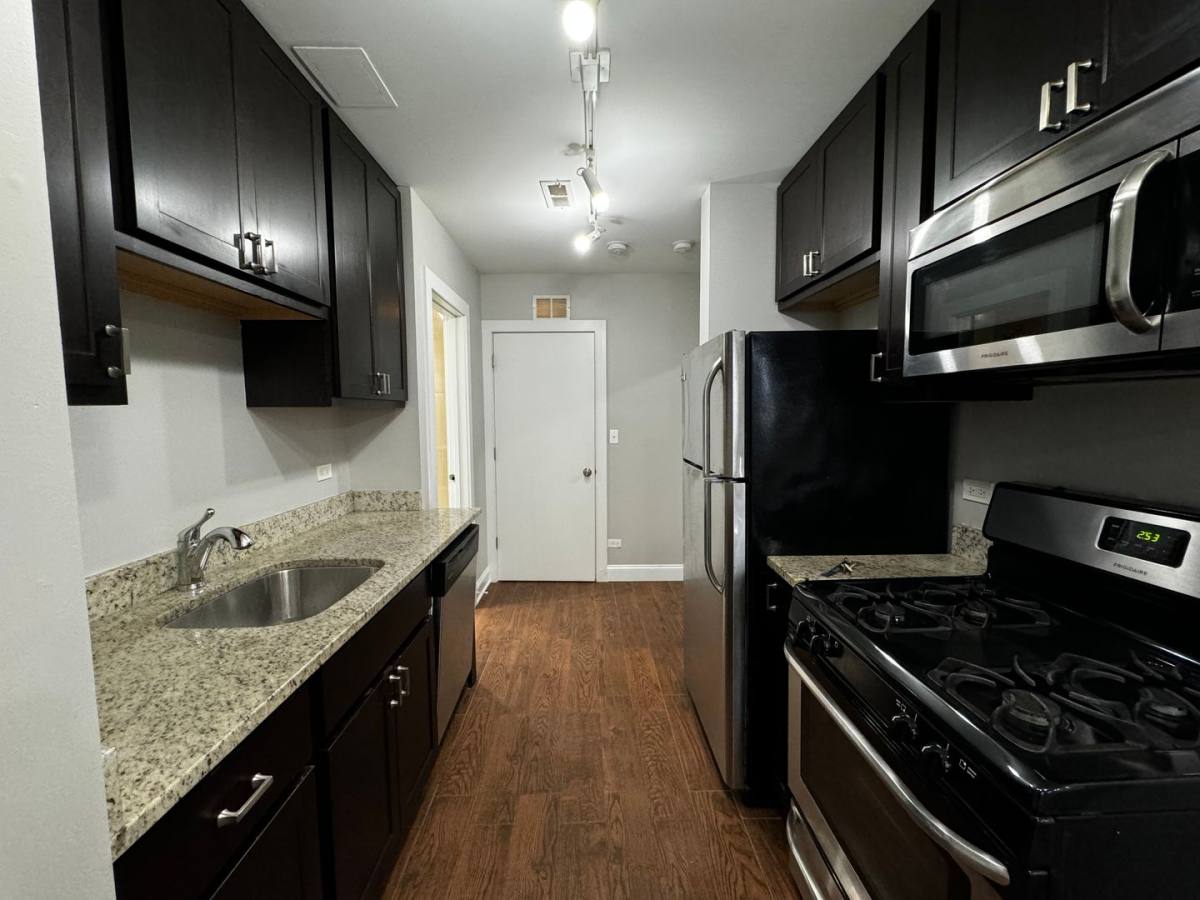 Apartment for rent at 5400 Winthrop, Chicago, IL 60640