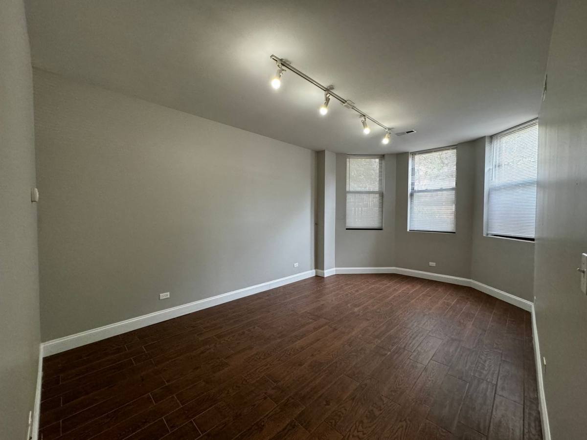 Apartment for rent at 5400 Winthrop, Chicago, IL 60640