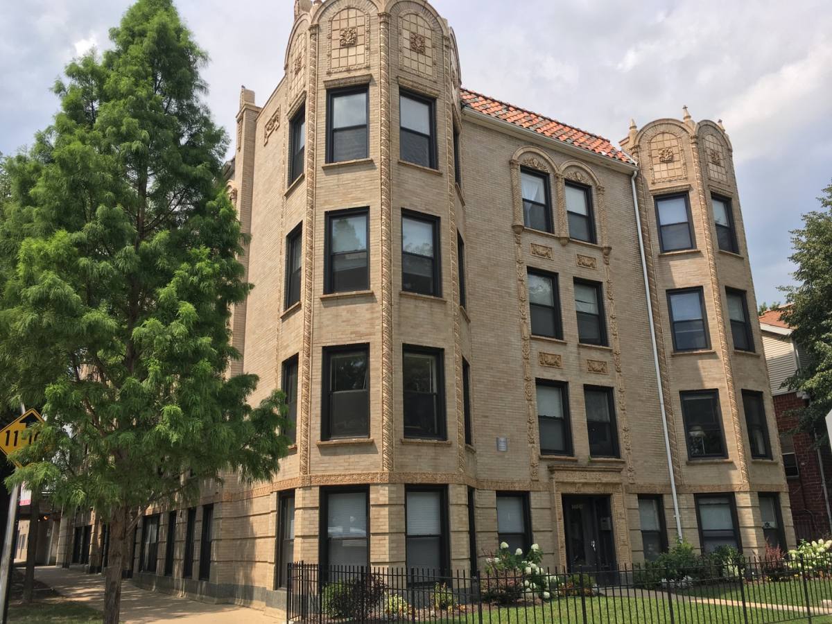 Apartment for rent at 5400 Winthrop, Chicago, IL 60640
